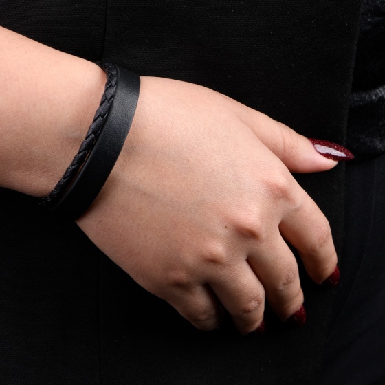 دستبند چرم 67 مشکی ساده مردانه