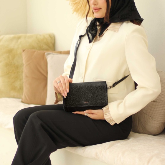 کیف دوشی زنانه آمبر چرم فلوتر مشکی