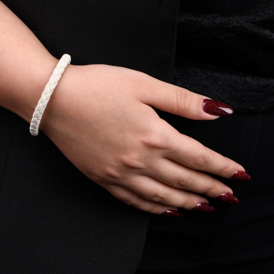 دستبند زنانه بافت کرم