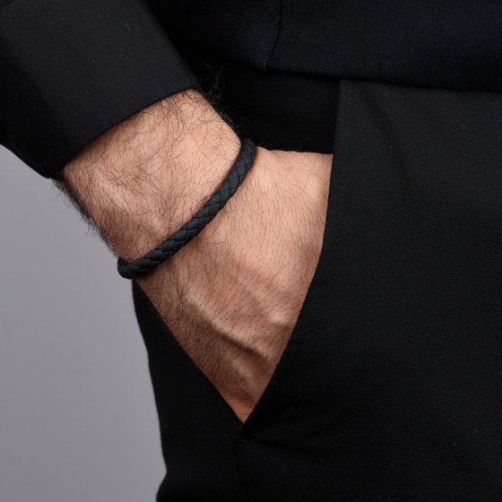 دستبند بافت مشکی براق