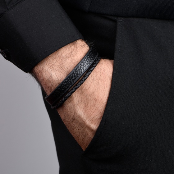 دستبند چرم 67 مشکی فلوتر