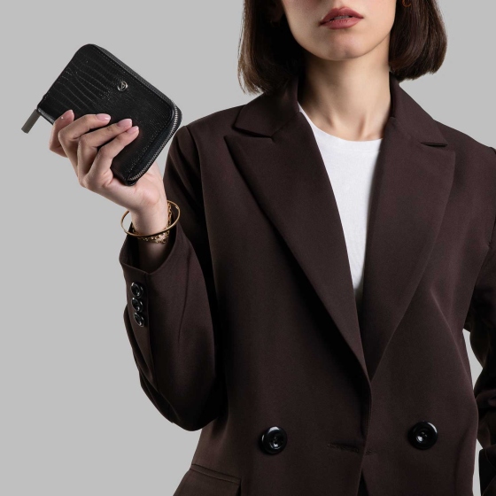 کیف پول زنانه کوچک دور زیپ چرم طبیعی مشکی لیزارد